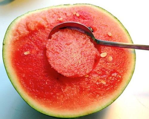 西瓜吃瓜整蛊,揭秘夏日恶作剧新潮流