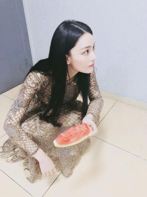 周霞吃瓜,揭秘娱乐圈幕后故事